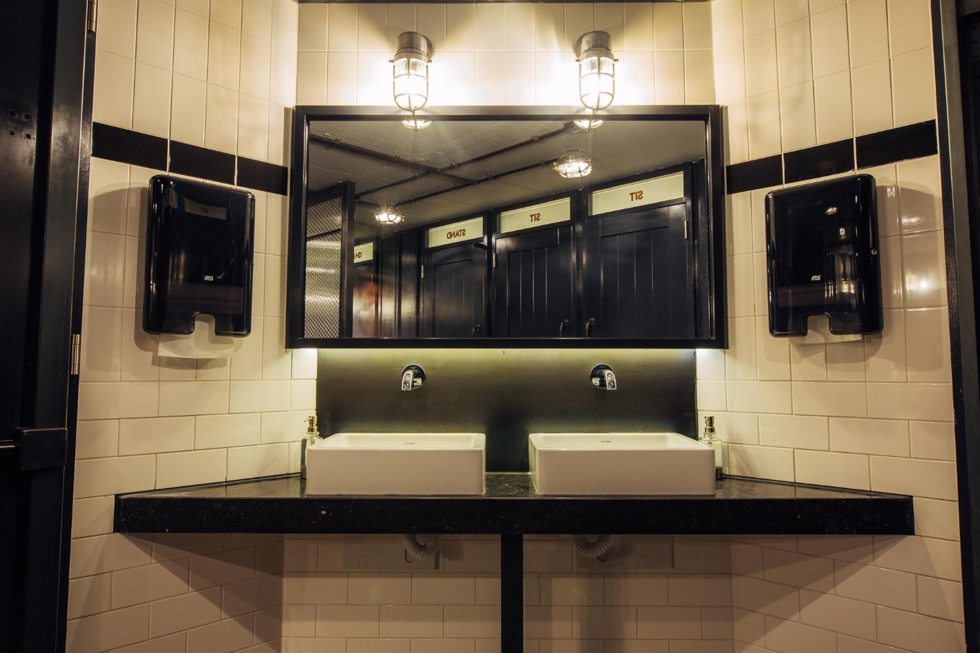 St Christophers Inn At The Winston Amsterdam Bagian luar foto